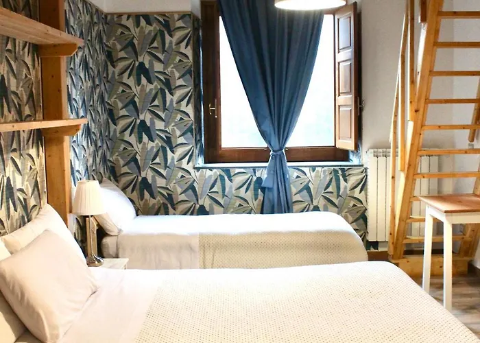 Viola Nel Parco SantʼAlfio