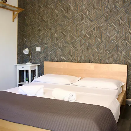 Viola Nel Parco * SantʼAlfio