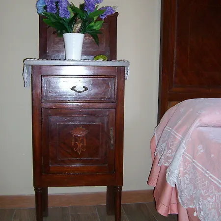 Viola Nel Parco Farmház