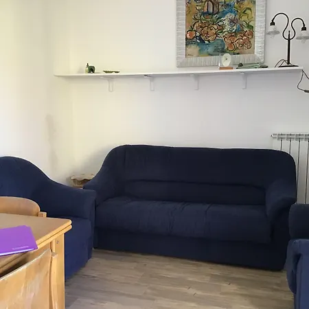 Viola Nel Parco SantʼAlfio